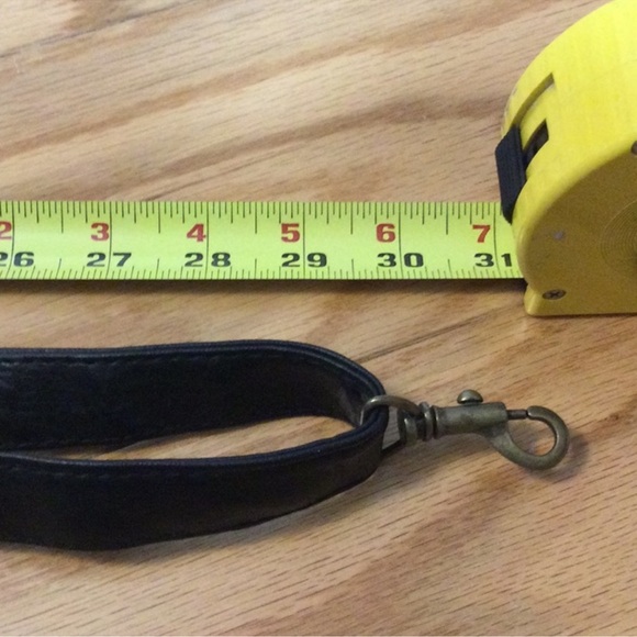 L E CLUB L C SPORTS Black Leather Duffel Bag Unisex - Picture 12 of 12